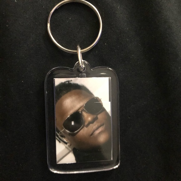 Picture frames and keychains - Picture 14 of 15